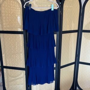 Elegant Off-Shoulder Navy Blue Tiered Dress